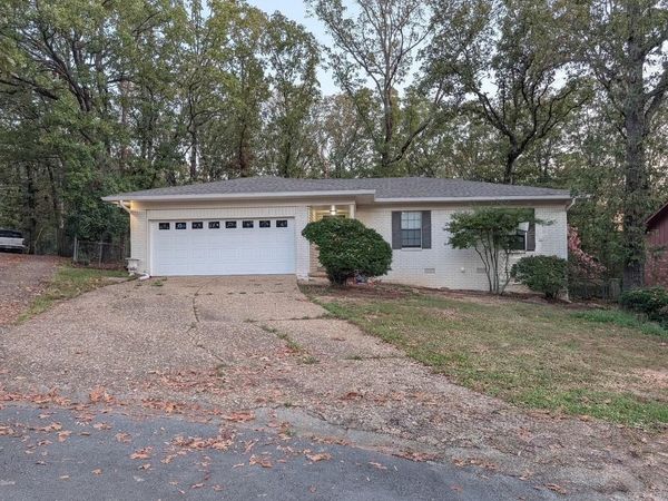 209 Creekwood Drive, Sherwood, AR 72116