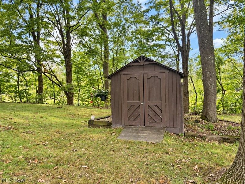 12689 Old State Road , Huntsburg, OH 44046 Photo 14