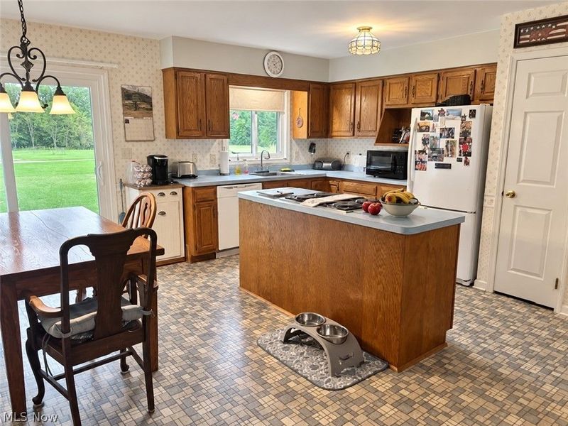12689 Old State Road , Huntsburg, OH 44046 Photo 24