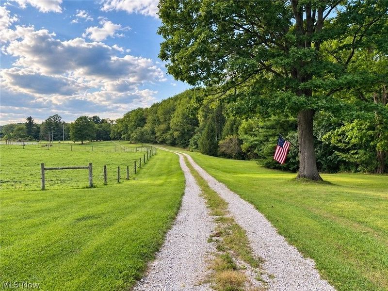12689 Old State Road , Huntsburg, OH 44046 Photo 3