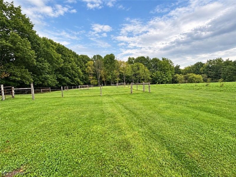 12689 Old State Road , Huntsburg, OH 44046 Photo 4
