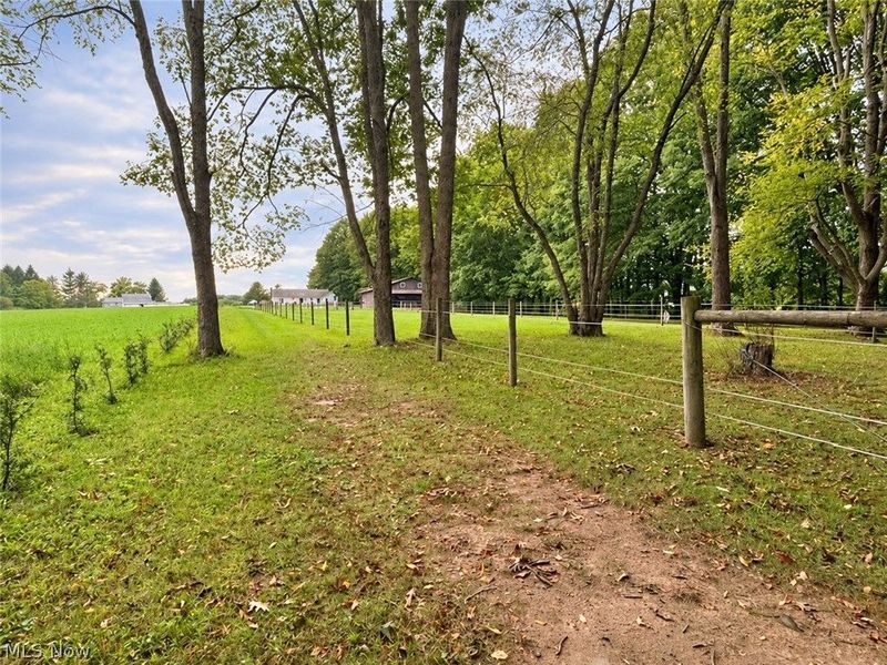 12689 Old State Road , Huntsburg, OH 44046 Photo 5