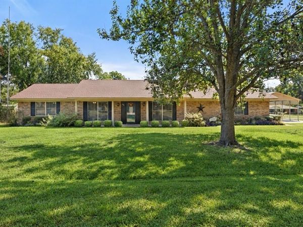 416 Azalea Street , Chandler, TX 75758
