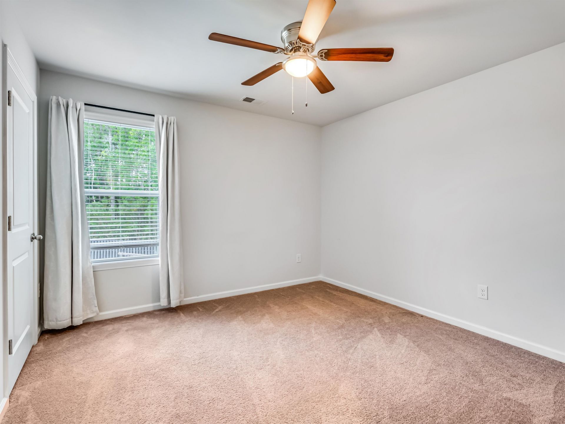 2523 Nadir Ct. Photo 33