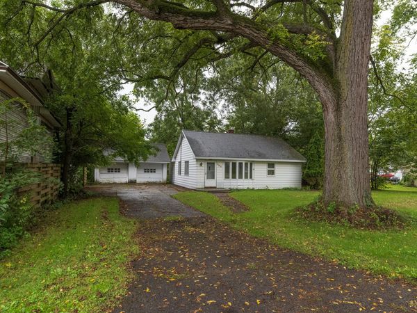 209 W Van Buren Street, Augusta, MI 49012