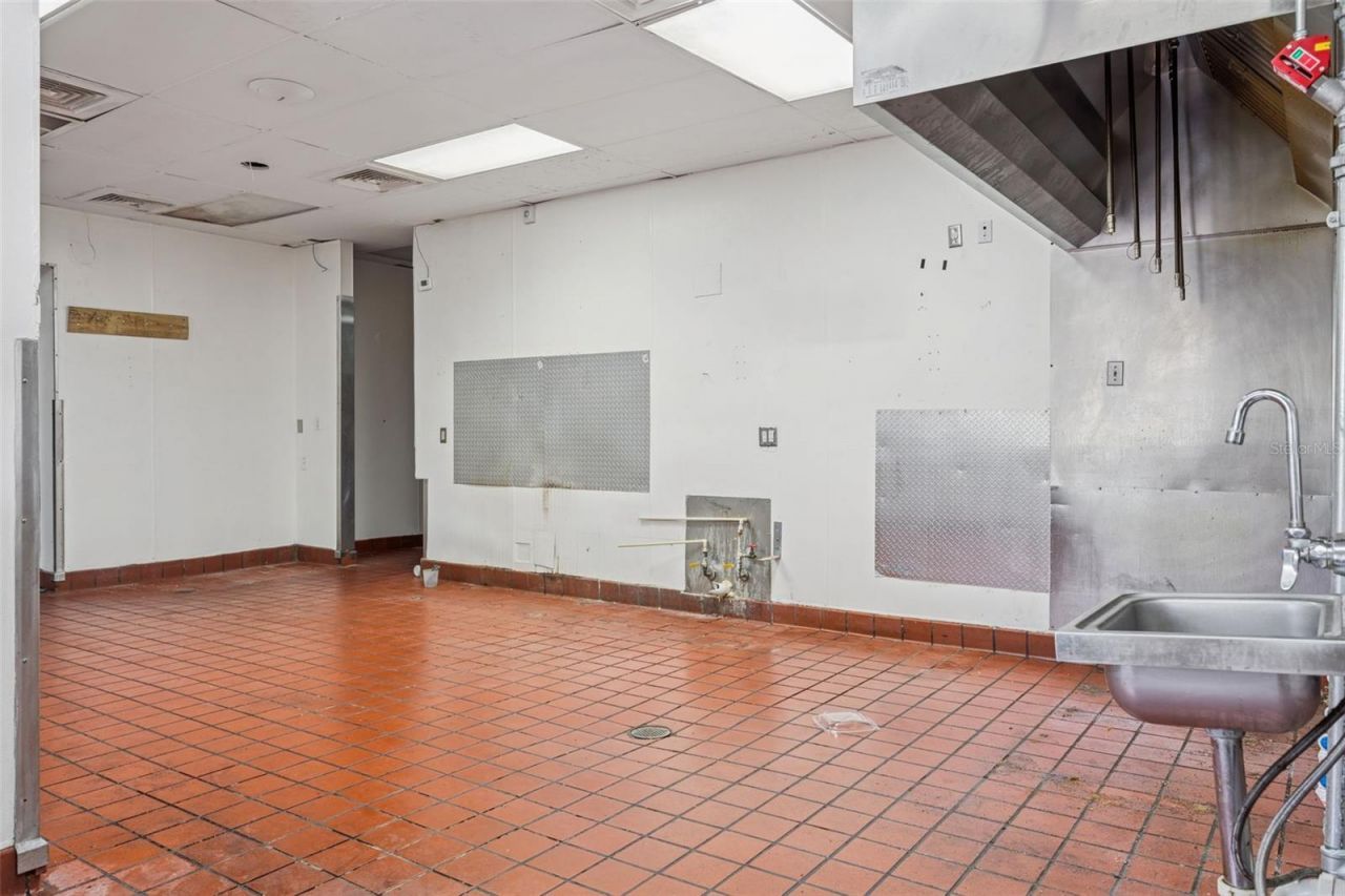 6620 E Dr Martin Luther King Jr Boulevard, Tampa, FL 33619 Photo