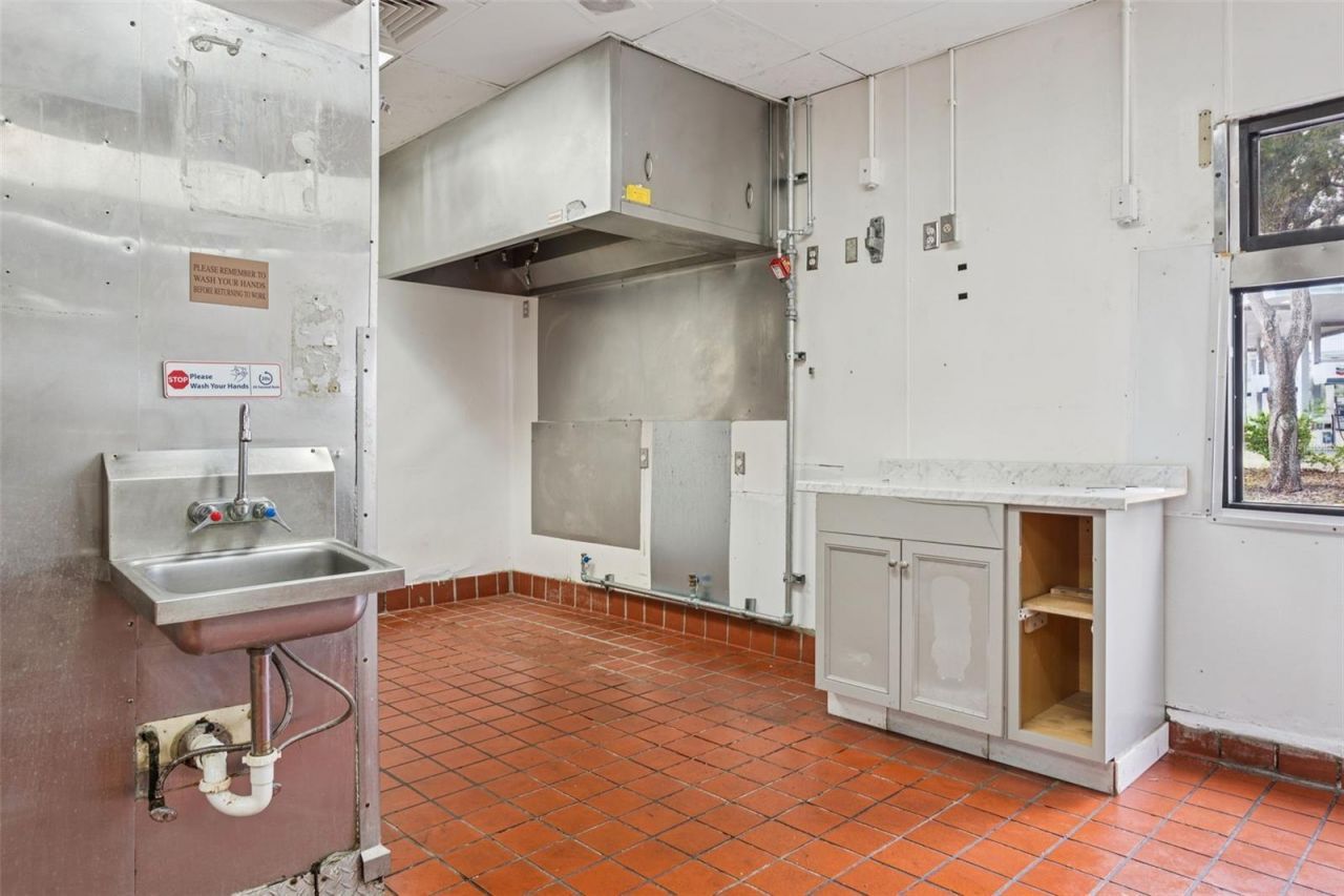 6620 E Dr Martin Luther King Jr Boulevard, Tampa, FL 33619 Photo