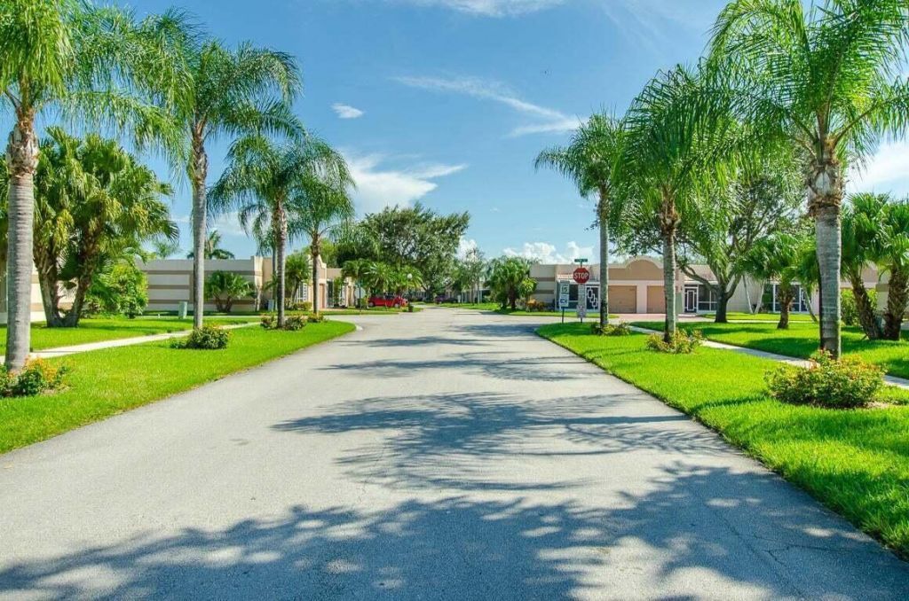 9215 Flynn Circle, Unit 4, Boca Raton, FL 33496 Photo