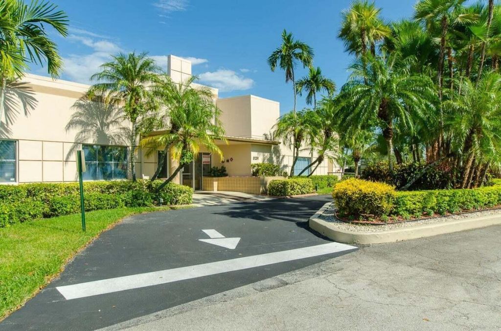 9215 Flynn Circle, Unit 4, Boca Raton, FL 33496 Photo