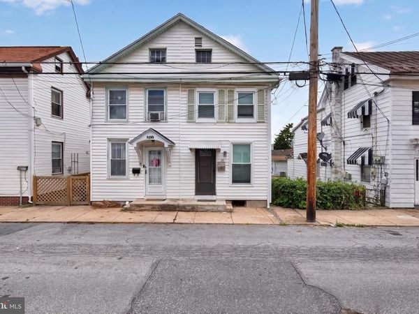 28 W GREEN STREET, MECHANICSBURG, PA 17055