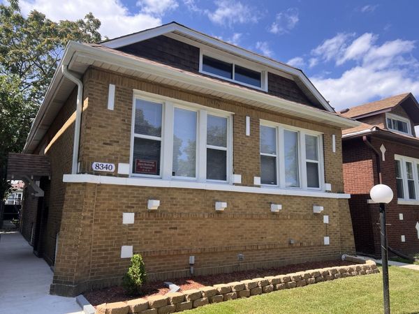 8340 S PAXTON Avenue, Chicago, IL 60617
