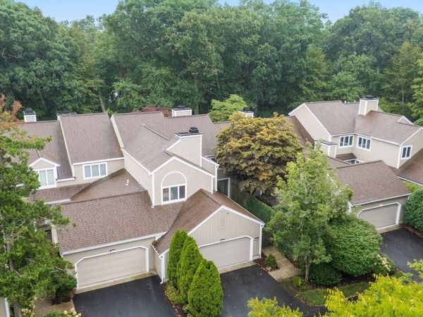403 Dedham St, Unit D, Newton, MA 02459