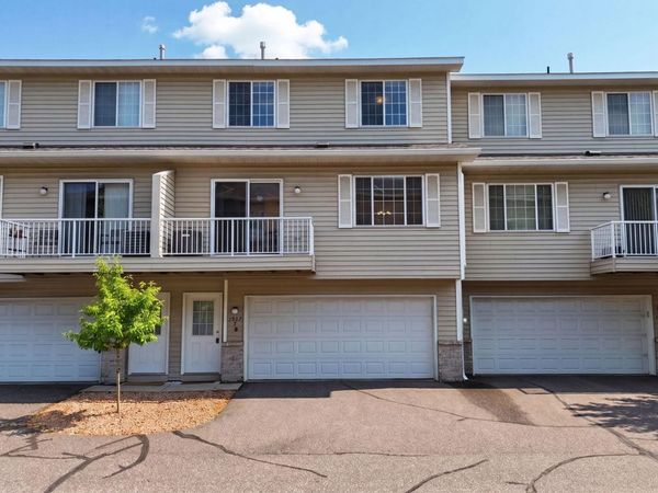 1587 County Road D E, Maplewood, MN 55109