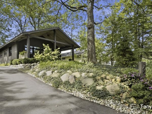 3652 Reeds Lake Boulevard SE, Grand Rapids, MI 49506