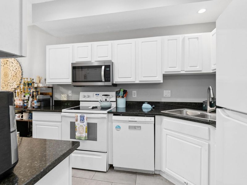 5838 Edge Of Village, Unit 22, Westerville, OH 43081 Photo 12