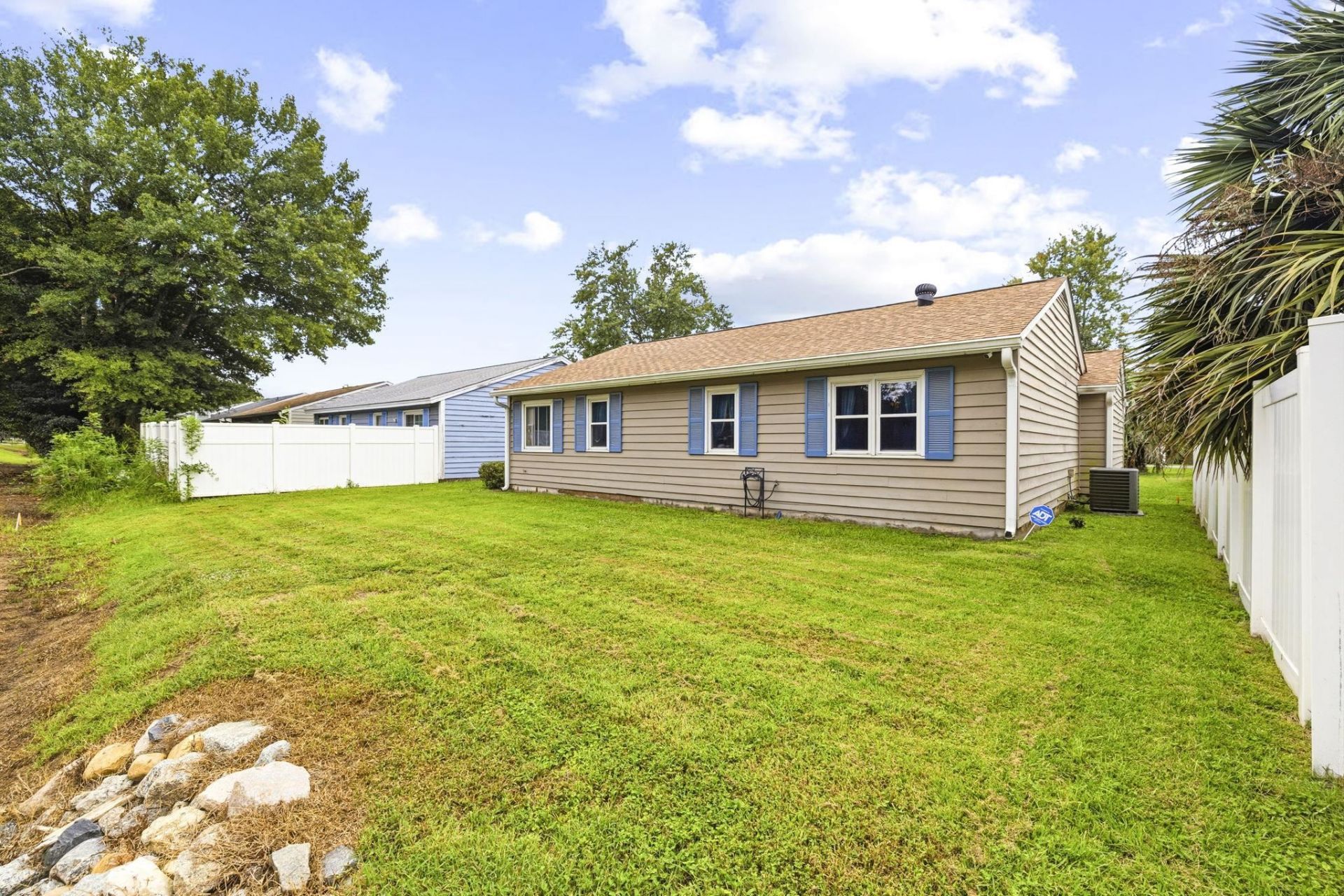 414 Killarney Dr. Photo 20