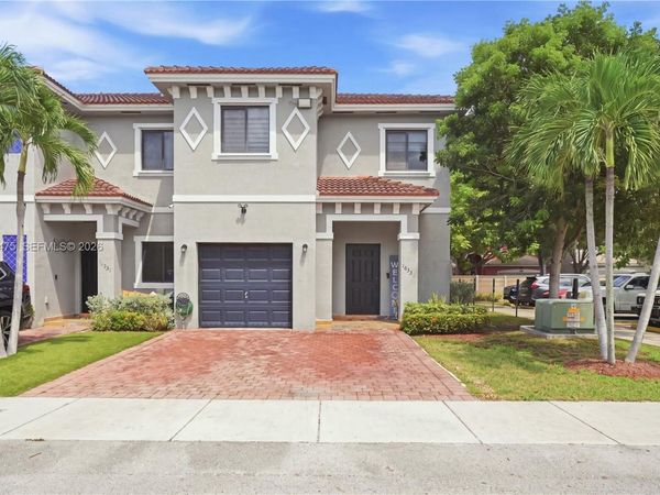 16335 SW 44th Ter , Miami, FL 33185