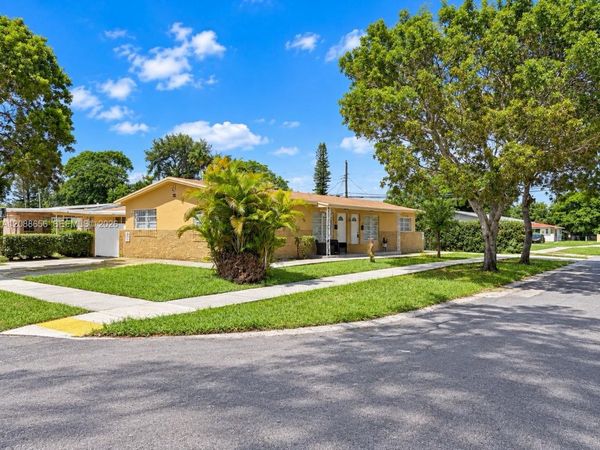 412 SW 10th St , Unit n, Hallandale Beach, FL 33009
