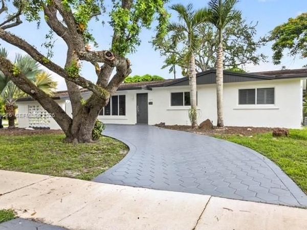 9875 SW 83rd St, Miami, FL 33173