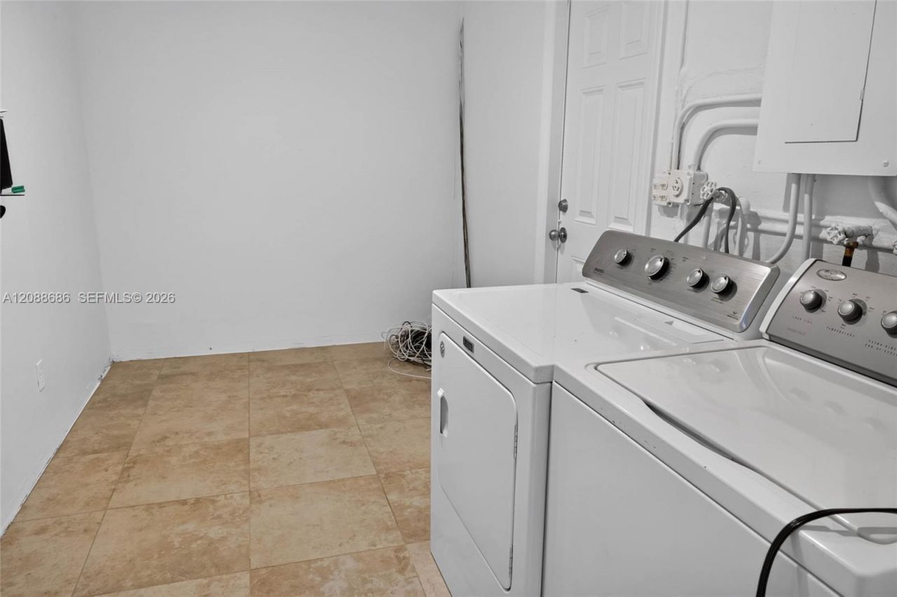 9875 SW 83rd St, Miami, FL 33173 Photo
