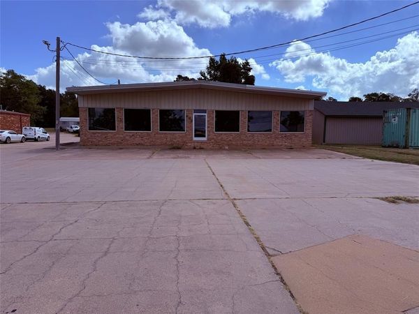 622 W Broadway Street, Winnsboro, TX 75494
