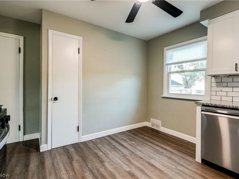 395 E 324th Street, Willowick, OH 44095 Photo 10