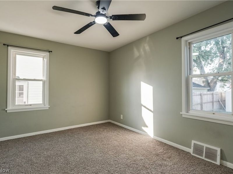 395 E 324th Street, Willowick, OH 44095 Photo 13