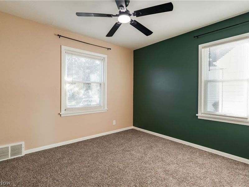 395 E 324th Street, Willowick, OH 44095 Photo 15