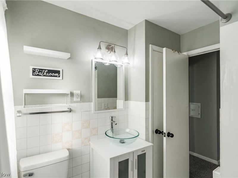 395 E 324th Street, Willowick, OH 44095 Photo 18