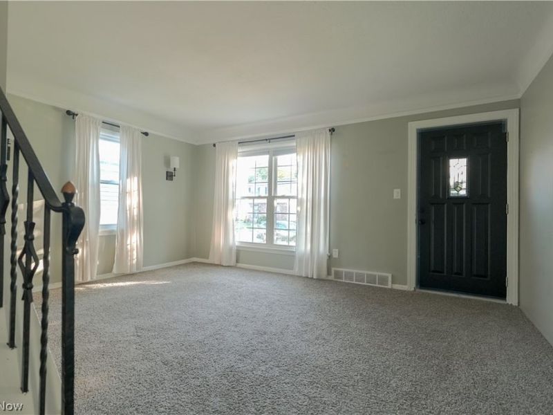 395 E 324th Street, Willowick, OH 44095 Photo 3