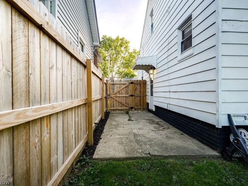 395 E 324th Street, Willowick, OH 44095 Photo 39