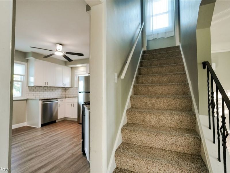 395 E 324th Street, Willowick, OH 44095 Photo 6
