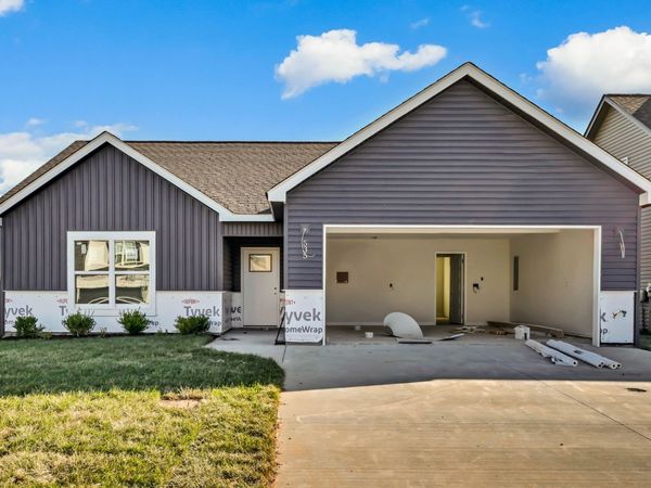 535 Ayden Ln, Clarksville, TN 37042