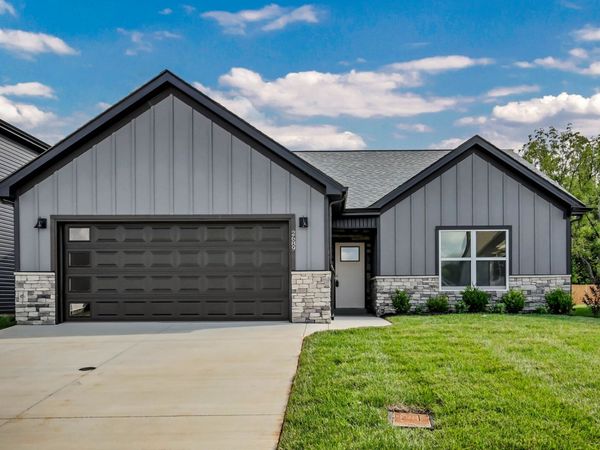 535 Ayden Ln, Clarksville, TN 37042