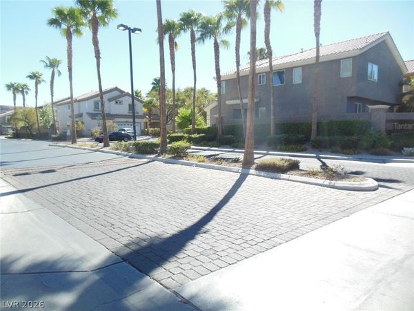 9747 WAUKEGAN Avenue, Las Vegas, NV 89148