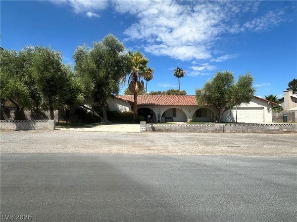 3865 Robar Street , Las Vegas, NV 89121