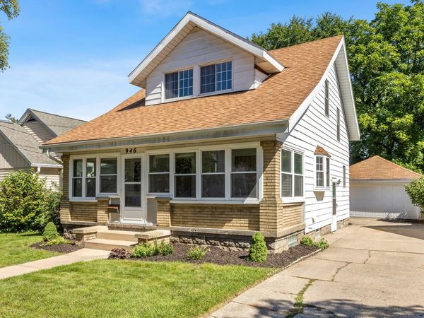 946 Frederick Avenue NW, Grand Rapids, MI 49504