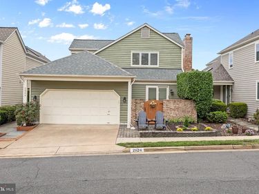 2924 OAKBURY COURT, OAKTON, VA 22124