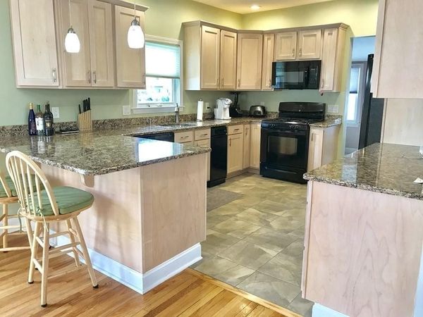 37 R Street Winter Rental, Unit oct to jun, Hull, MA 02045