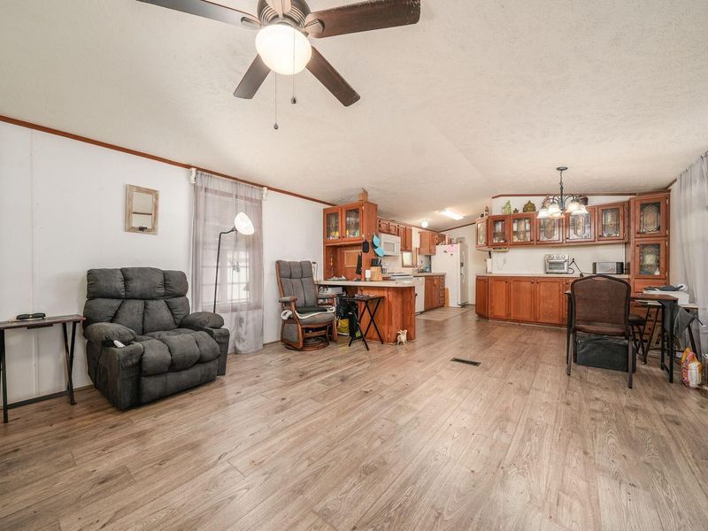 985 Scarlett Lane, Obetz, OH 43207 Photo 11