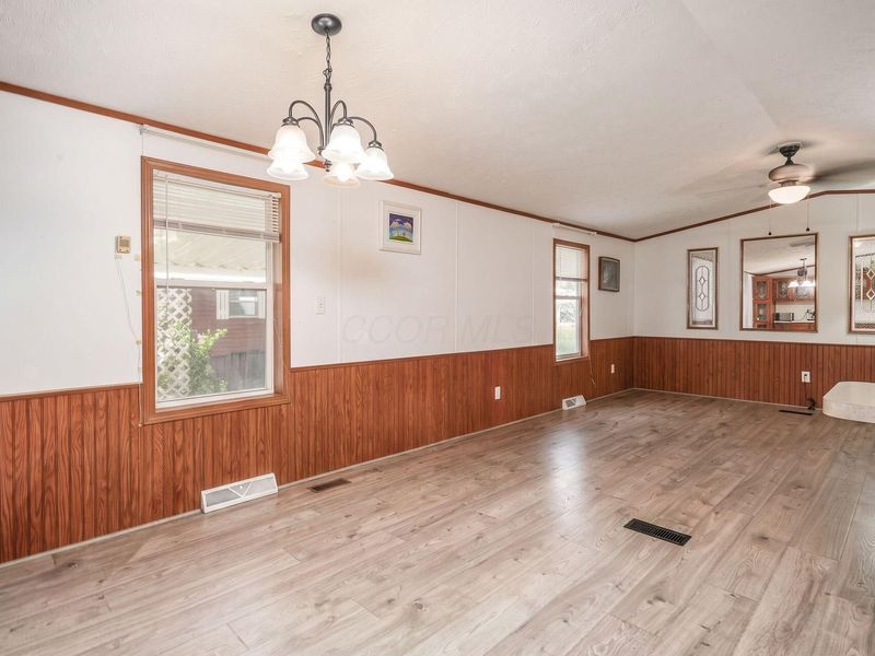 985 Scarlett Lane, Obetz, OH 43207 Photo 15