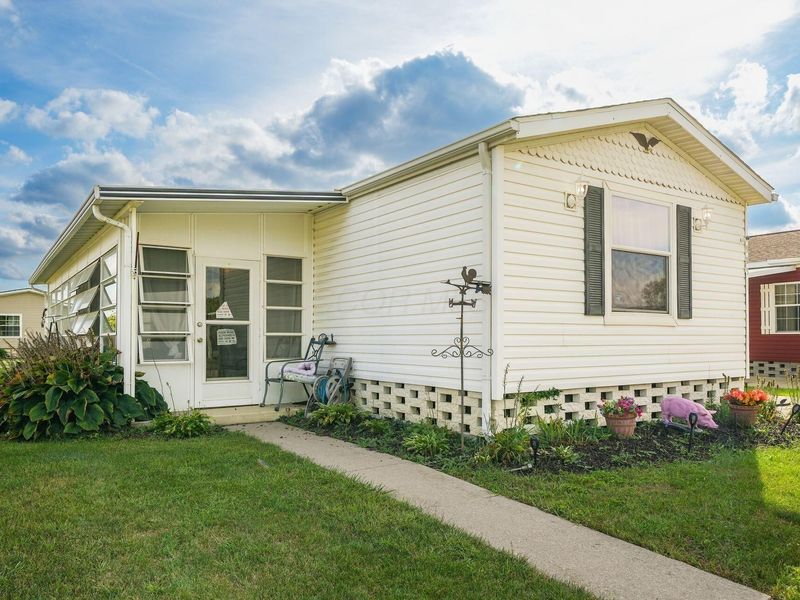 985 Scarlett Lane, Obetz, OH 43207 Photo 2