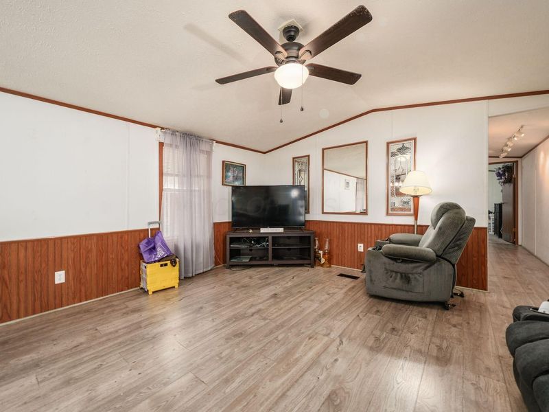 985 Scarlett Lane, Obetz, OH 43207 Photo 21