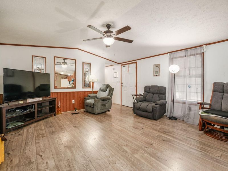 985 Scarlett Lane, Obetz, OH 43207 Photo 23