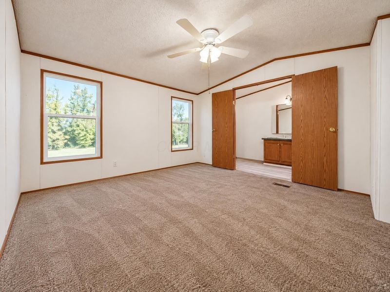 985 Scarlett Lane, Obetz, OH 43207 Photo 24