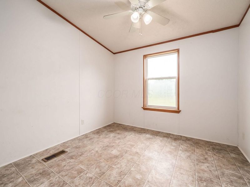 985 Scarlett Lane, Obetz, OH 43207 Photo 33
