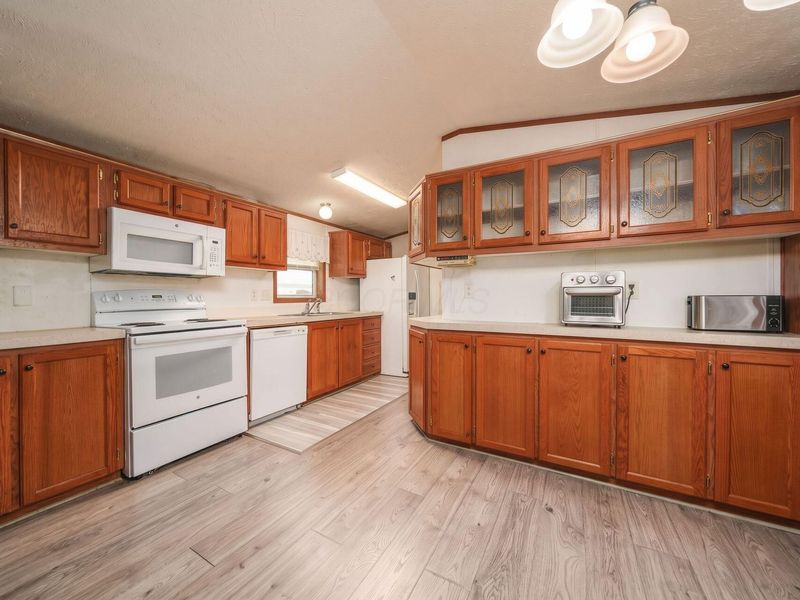 985 Scarlett Lane, Obetz, OH 43207 Photo 7