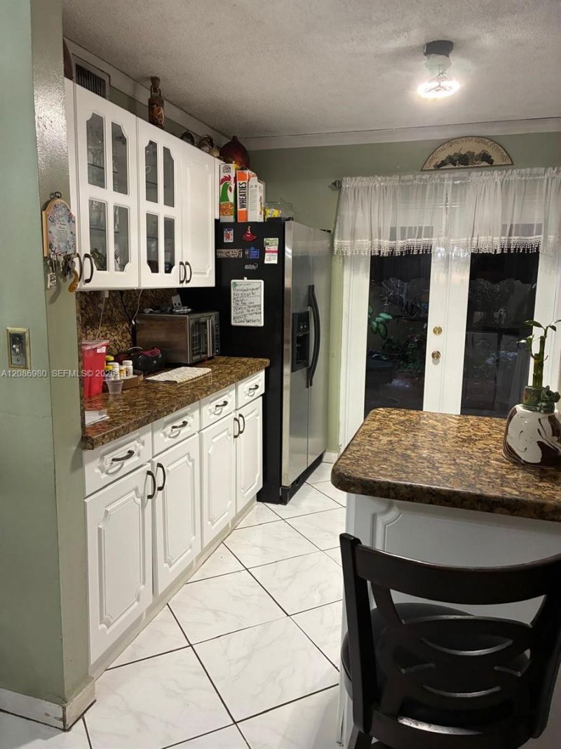 2403 W 76th St, Unit 102, Hialeah, FL 33016 Photo