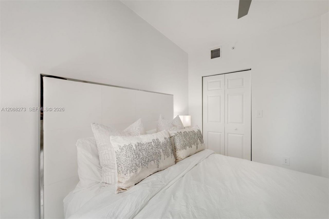 2000 N Bayshore Dr, Unit 619, Miami, FL 33137 Photo