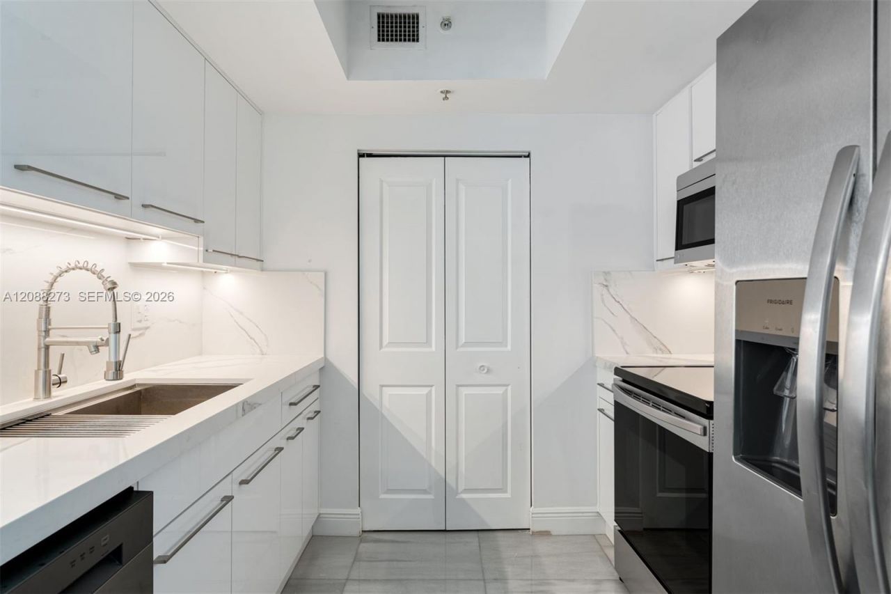 2000 N Bayshore Dr, Unit 619, Miami, FL 33137 Photo